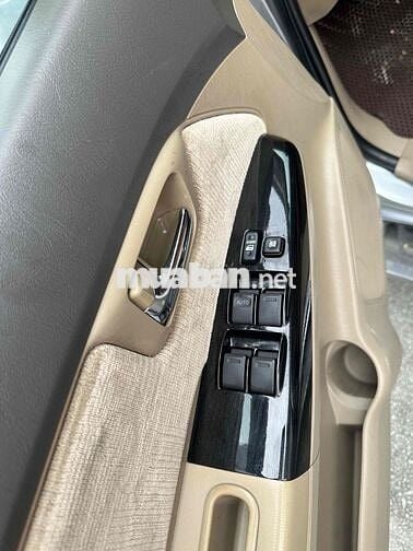 Toyota Fortuner mode 2013 Số sàn máy dầu Bạc 7 chỗ