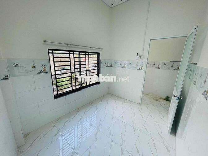 Nhà nguyên căn mới 02phòng sẵn 2máy lạnh hẻm ô tô 127 Võ Văn Kiệt