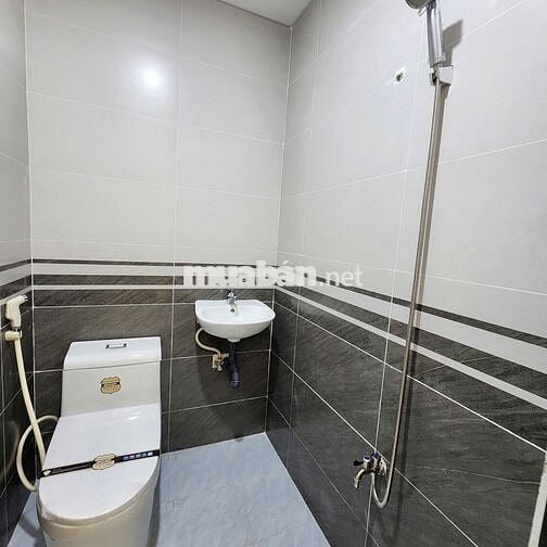 Cho thuê nhà mới Nguyễn Trọng Tuyển, 3.4 x 21m, 2pn2wc, Full nội thất
