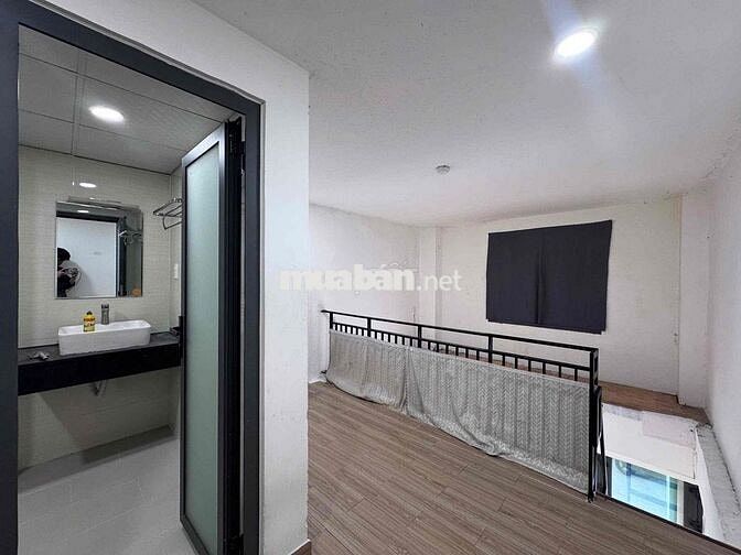 Cho Thuê MBKD Hoặc Ở Gác Cao 2m Rộng 40m2 Có 2WC Hẻm XT Ngay 3/2 Q10