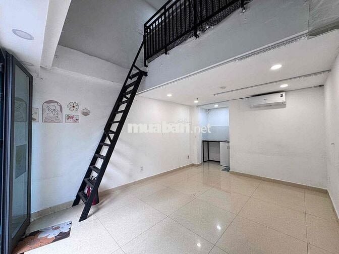 Cho Thuê MBKD Hoặc Ở Gác Cao 2m Rộng 40m2 Có 2WC Hẻm XT Ngay 3/2 Q10