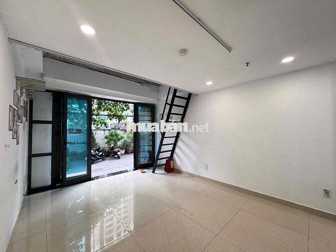 Cho Thuê MBKD Hoặc Ở Gác Cao 2m Rộng 40m2 Có 2WC Hẻm XT Ngay 3/2 Q10