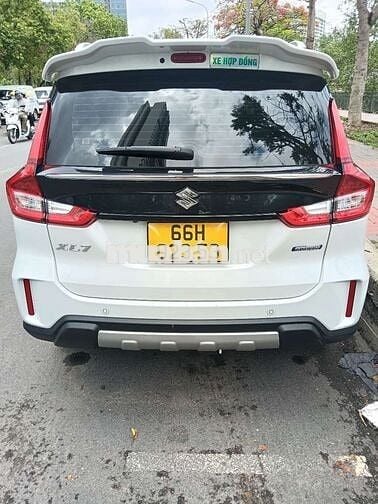 Suzuki XL7 7 chỗ màu Trắng