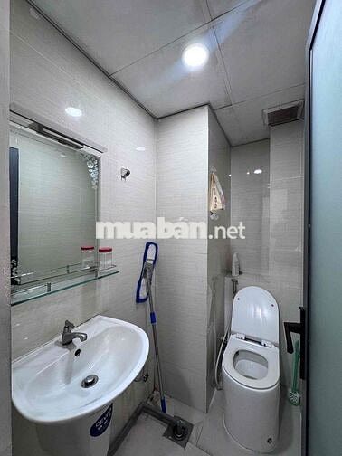 Cho Thuê MBKD Hoặc Ở Gác Cao 2m Rộng 40m2 Có 2WC Hẻm XT Ngay 3/2 Q10