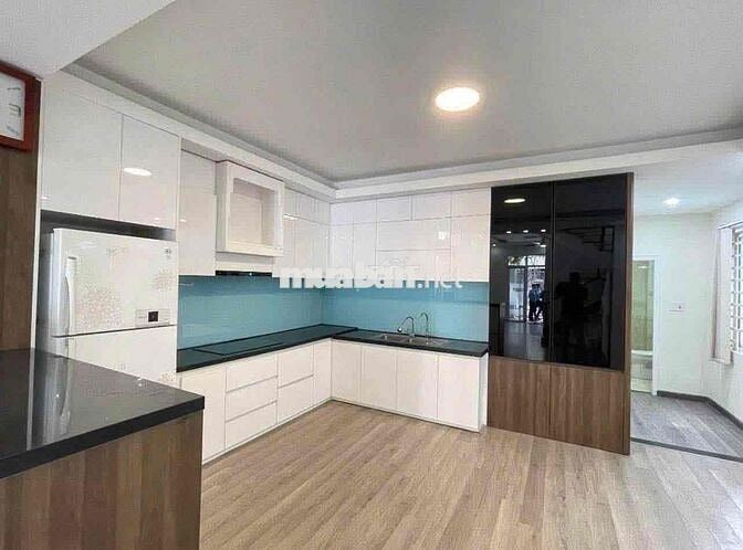 Cho thuê nhà Mặt Tiền Mẹ Thứ 3pn, 3wc ngay ngã tư Văn Tiến Dũng