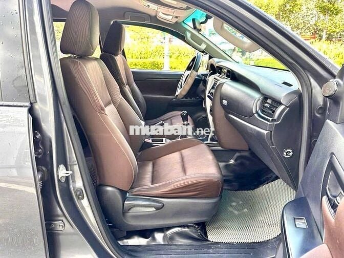 Toyota Fortuner 2017 Số sàn Xám