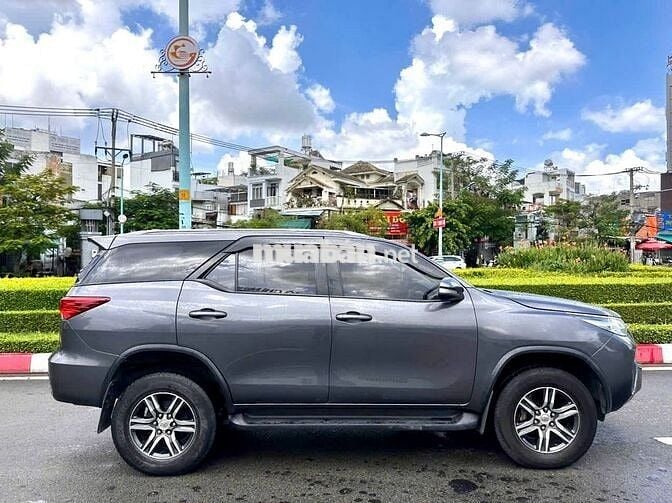 Toyota Fortuner 2017 Số sàn Xám