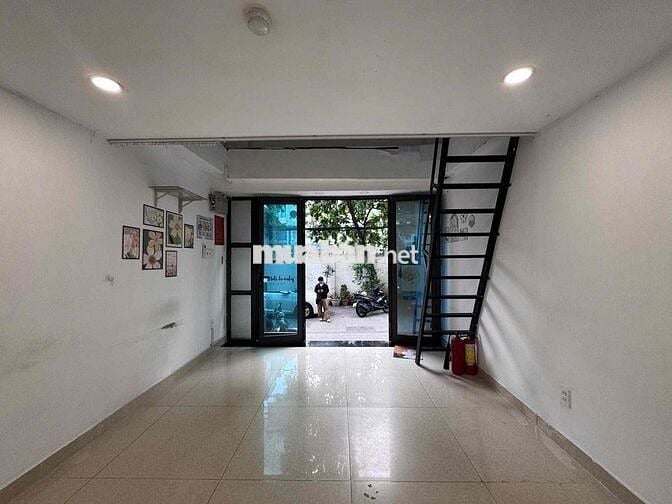 Cho Thuê MBKD Hoặc Ở Gác Cao 2m Rộng 40m2 Có 2WC Hẻm XT Ngay 3/2 Q10