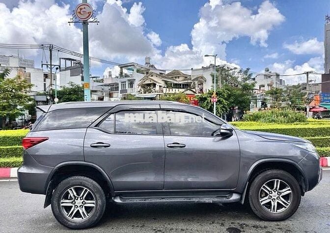 Toyota Fortuner 2017 Số sàn Xám