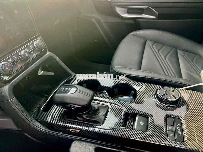 Ford Everest 2025 Biturbo 10 cấp Ghi xám 6.000km