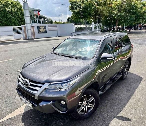 Toyota Fortuner 2017 Số sàn Xám