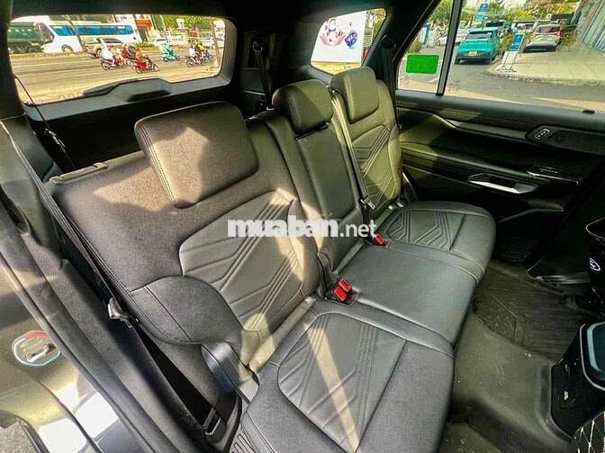 Ford Everest 2025 Biturbo 10 cấp Ghi xám 6.000km