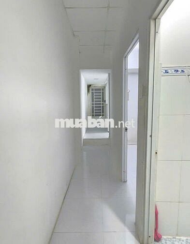 Nhà rộng sạch thoáng, gần ĐH Ngoại Thương Sơn Kỳ.