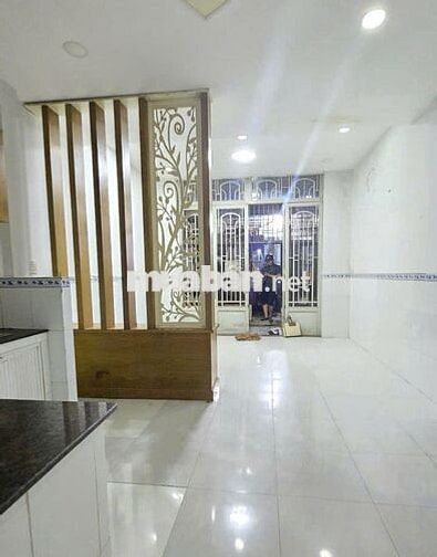 Nhà rộng sạch thoáng, gần ĐH Ngoại Thương Sơn Kỳ.