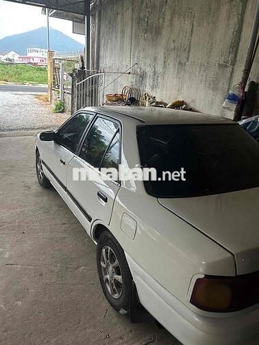 Mazda 323 1995 Trắng