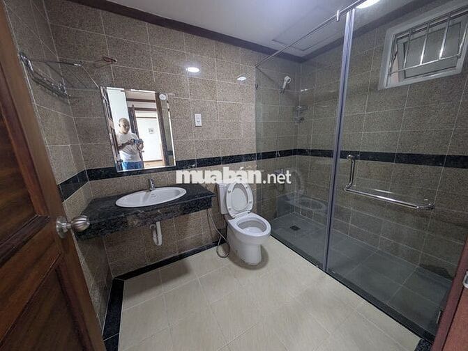 Bán gấp chung cư 94m2 Hoàng Anh Gia Lai ở 72 Hàm Nghi, Đà Nẵng