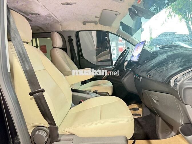 Ford Tourneo Titanium 2019 Đen Da Nappa
