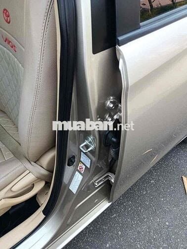 Toyota Vios Số tự động Vàng cát