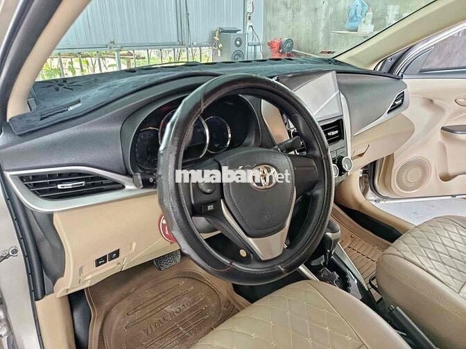 Toyota Vios Số tự động Vàng cát