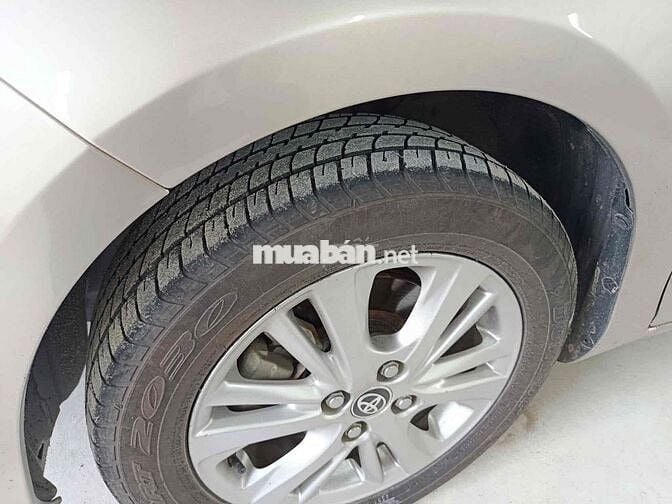 Toyota Vios Số tự động Vàng cát