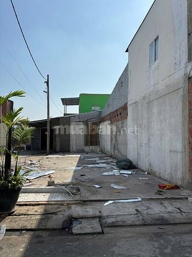 Bán 1 phần đất ở Mặt tiền hẻm đường Tây Lân