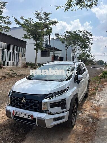 Mitsubishi Xpander Cross 2026 Trắng 7 chỗ
