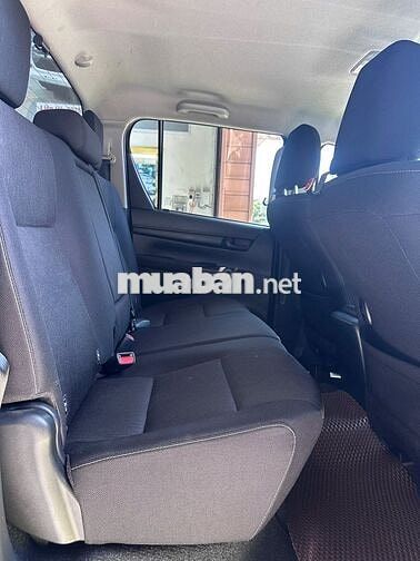 Toyota Hilux 4x2 AT 2024