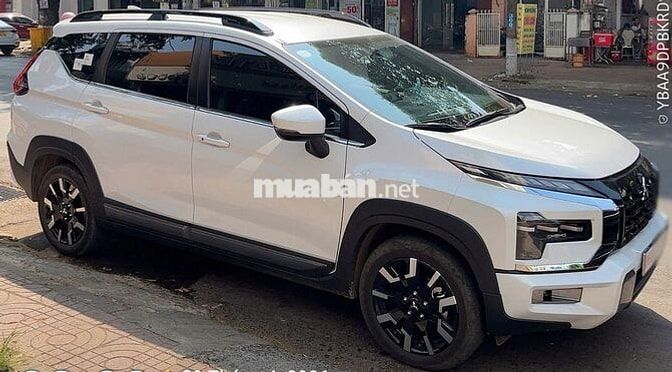Mitsubishi Xpander Cross 2026 Trắng 7 chỗ