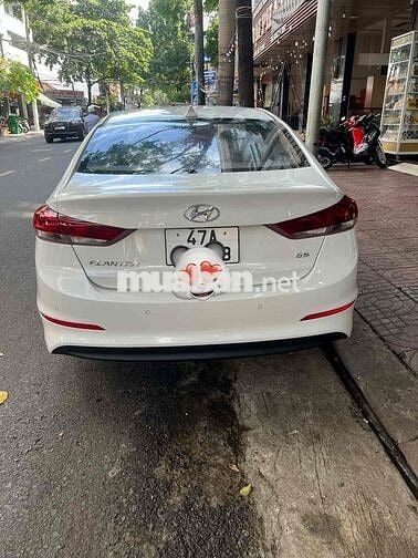 Hyundai Elantra 2018 Số sàn Trắng