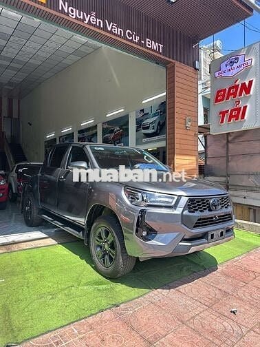 Toyota Hilux 4x2 AT 2024