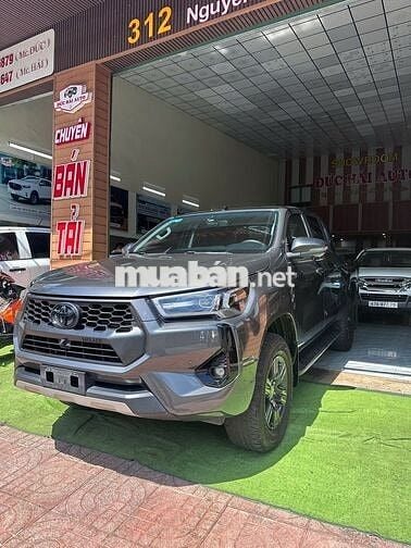Toyota Hilux 4x2 AT 2024