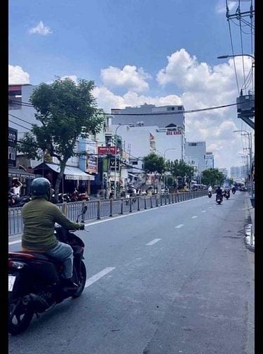 Bán gấp nhà:6,8x22;3lầu mặt tiền hẻm(5m),Nguyễn Thị Thập,Q7(củ)