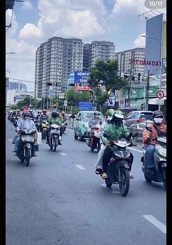 Bán gấp nhà:6,8x22;3lầu mặt tiền hẻm(5m),Nguyễn Thị Thập,Q7(củ)
