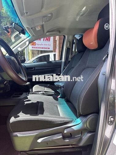 Toyota Hilux 4x2 AT 2024