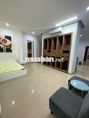 Căn hộ Ban Công 2PN Full NT ngay Nguyễn Văn cừ Q1 Y Hình