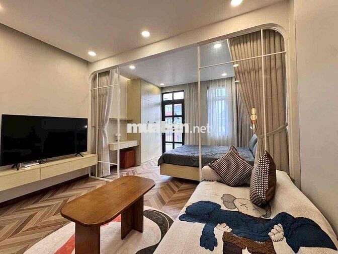 🎃🎃ĐỐI DIỆN ĐH KINH TẾ - GẦN CẦU VƯỢT 3/2 - THANG MÁY