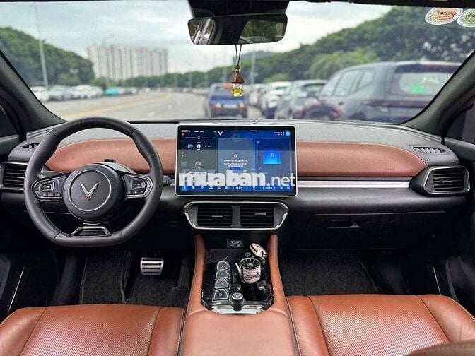 VinFast VF8 Plus thuê pin Sdi 2022 Trắng 42000 km