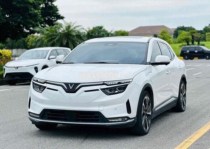 VinFast VF8 Plus thuê pin Sdi 2022 Trắng 42000 km
