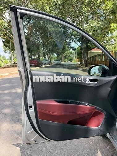 Hyundai  i10 sedan 2020 Số tự động Bạc 80000 km
