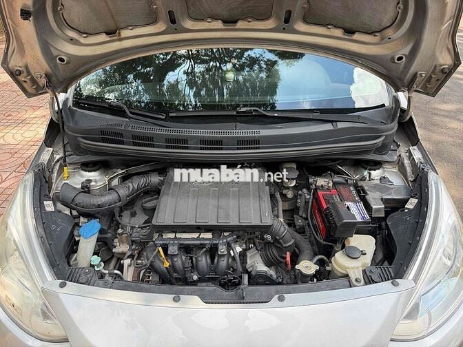 Hyundai  i10 sedan 2020 Số tự động Bạc 80000 km