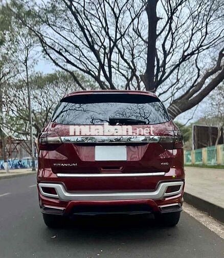 Ford Everest Titanium 2020 Máy dầu 7 chỗ Đỏ