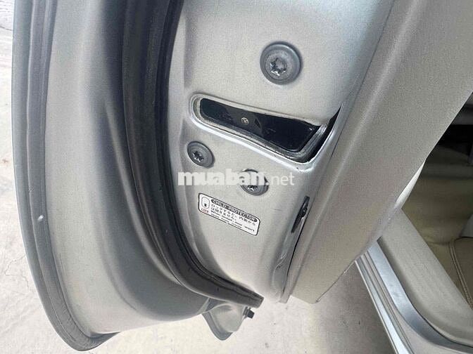 Toyota Innova 2009 7 chỗ Bạc 90000 km