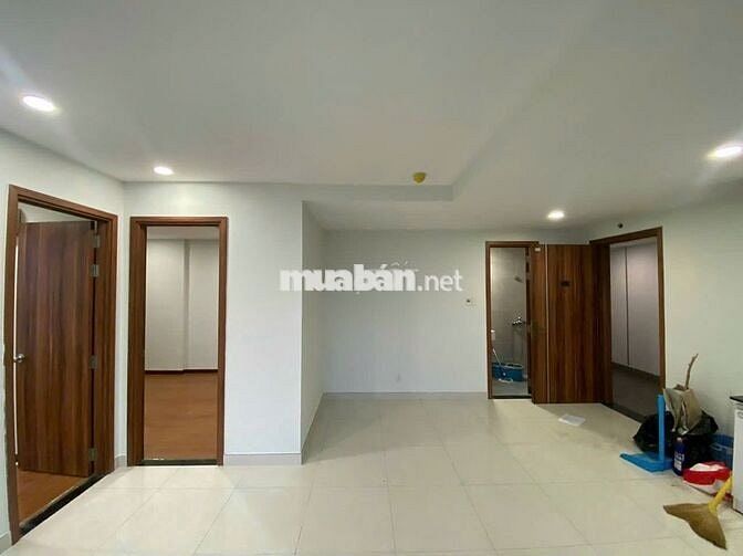 CHO THUÊ CĂN GÓC CÓ BAN CÔNG 2PN SẴN RÈM, MÁY LẠNH: 4TR5 - SAMSORA