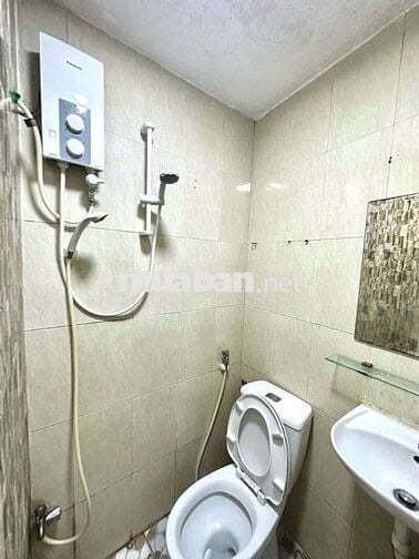 nhà nc mới đẹp tr 2 lầu 2pn 3vs thích quảng đức p4 Phú nhuân
