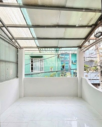 48m2! Ngay ngã tư Phú Nhuận! Bán nhà 2 tầng sát MT Hoàng Văn Thụ, P15.