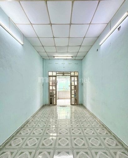48m2! Ngay ngã tư Phú Nhuận! Bán nhà 2 tầng sát MT Hoàng Văn Thụ, P15.