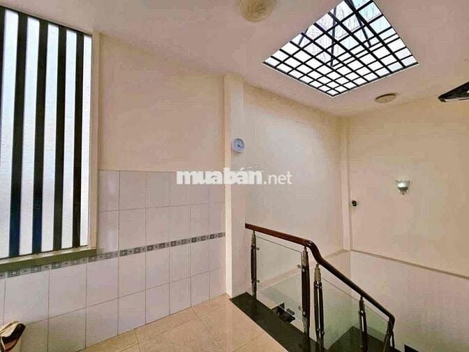 BÁN NHÀ QUẬN 10 Ô TÔ TRÁNH NHAU - NỞ HẬU 7,3M LỘC - 4 TẦNG HIỆN ĐẠI .
