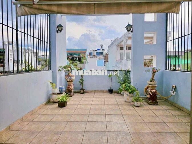 BÁN NHÀ QUẬN 10 Ô TÔ TRÁNH NHAU - NỞ HẬU 7,3M LỘC - 4 TẦNG HIỆN ĐẠI .