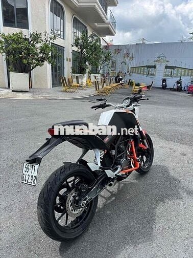 KTM Duke 125 ABS biển số thành phố