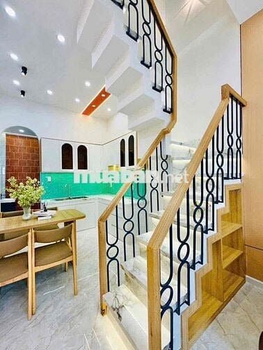 Bán nhà 5tỷ Non hẻm xe Hơi thông trần bá giao